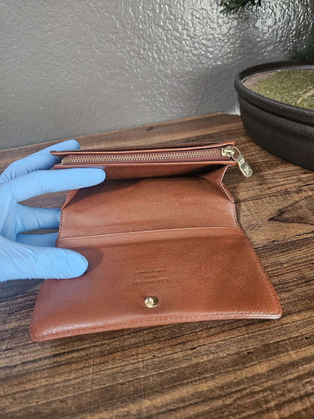 Authentic Louis Vuitton Vintage Tressor Wallet Monogram Canvas